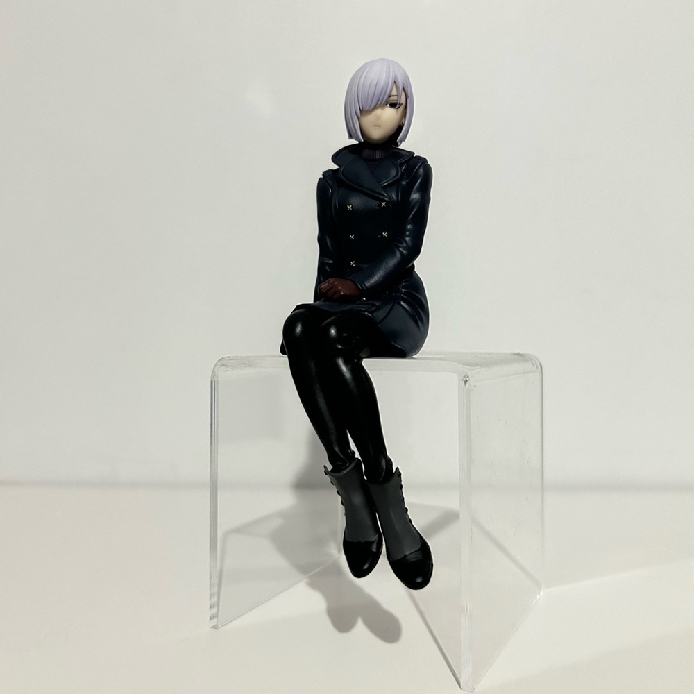Authentic Sega spy x family Fiona frost sitting down figure.
